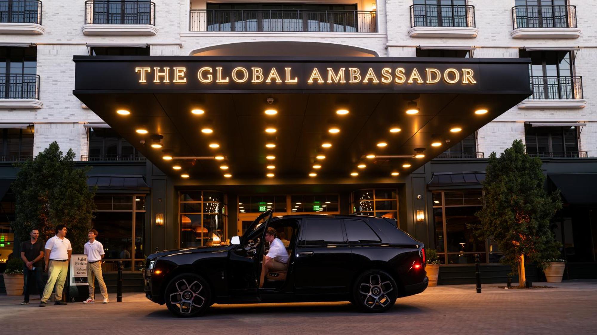 The Global Ambassador Hotel Phoenix Kültér fotó
